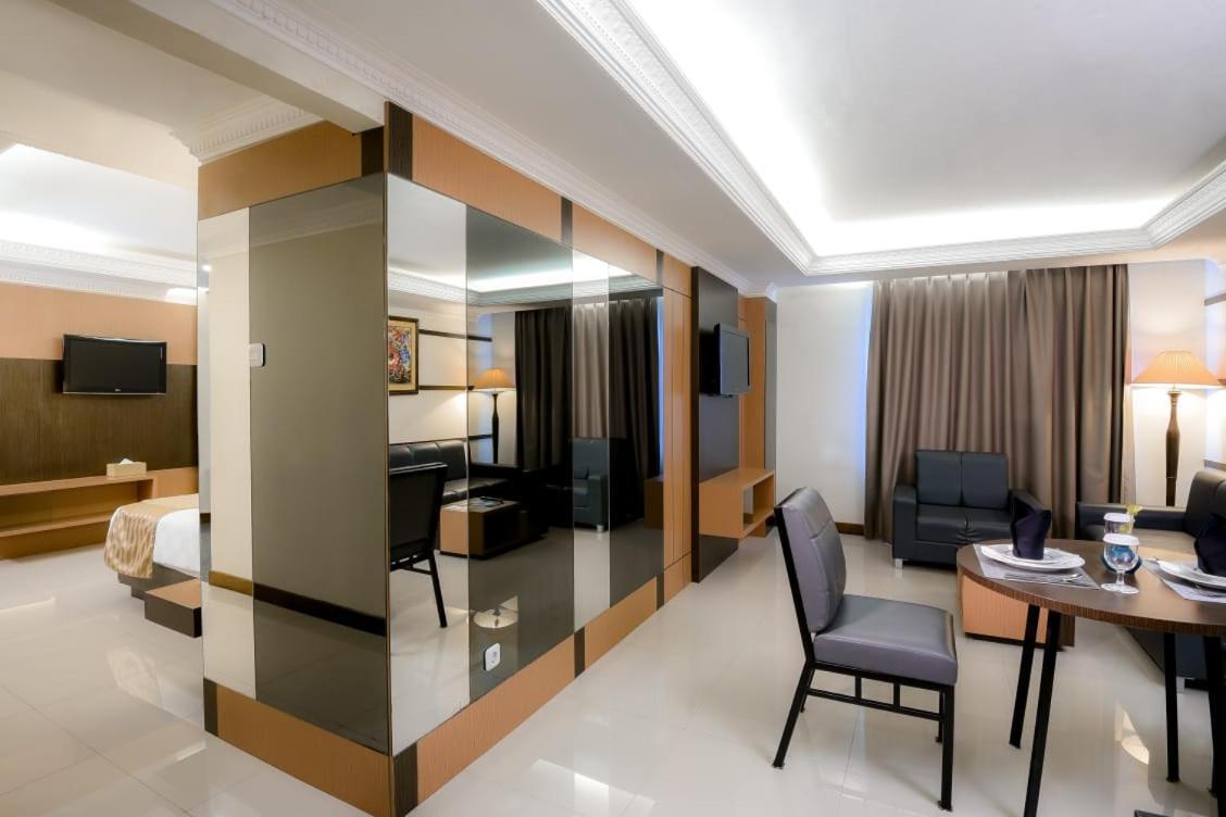 D'Senopati Malioboro Grand Hotel Джокякарта Екстериор снимка
