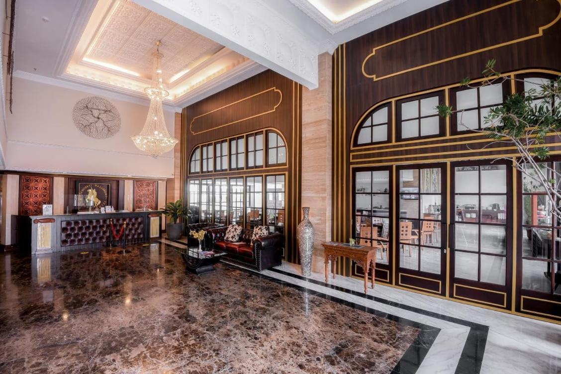 D'Senopati Malioboro Grand Hotel Джокякарта Екстериор снимка
