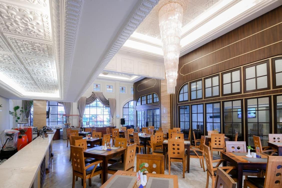 D'Senopati Malioboro Grand Hotel Джокякарта Екстериор снимка