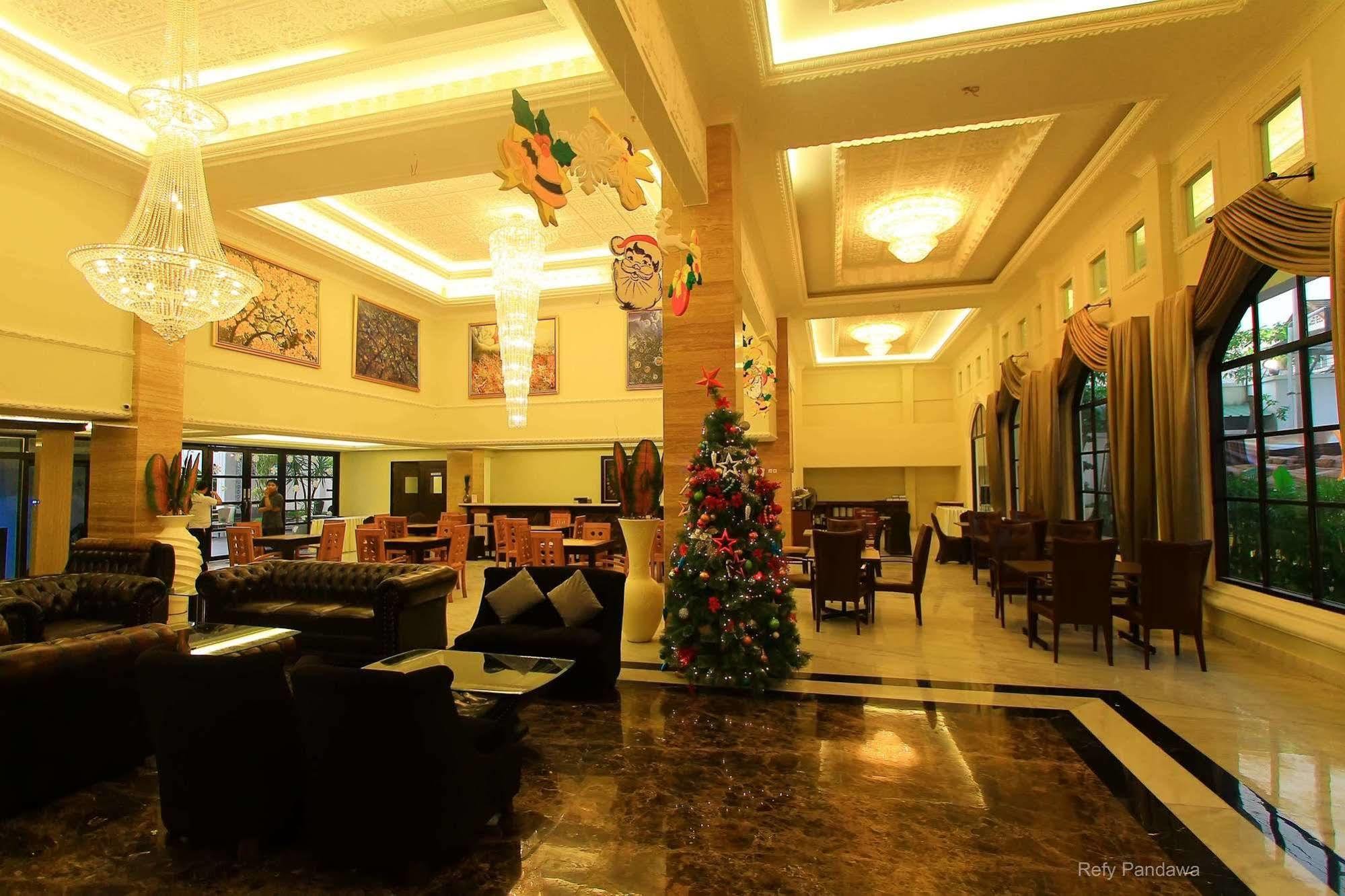 D'Senopati Malioboro Grand Hotel Джокякарта Екстериор снимка