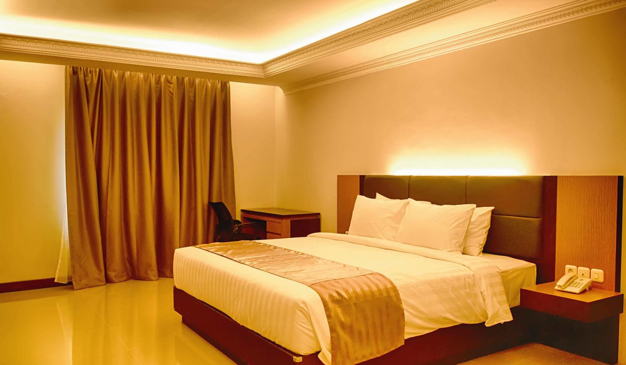 D'Senopati Malioboro Grand Hotel Джокякарта Екстериор снимка