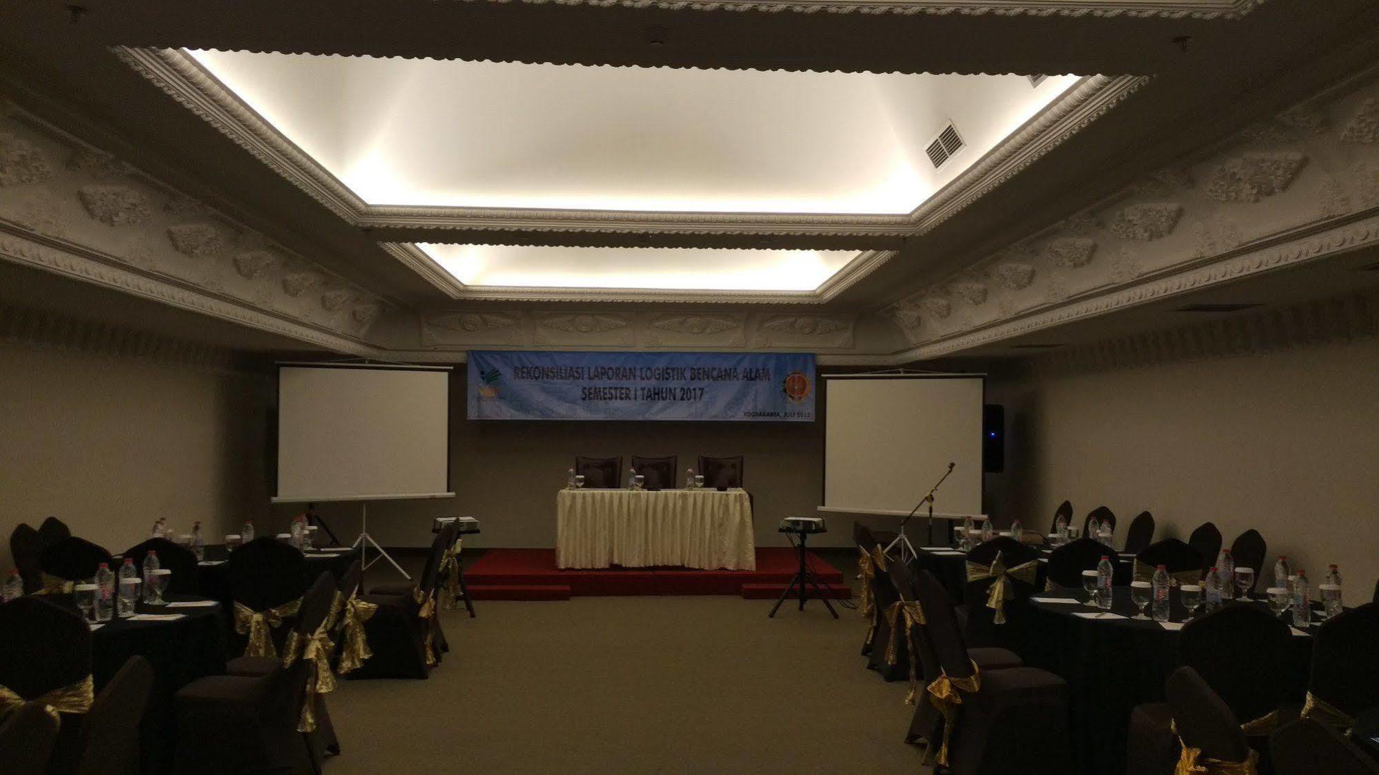 D'Senopati Malioboro Grand Hotel Джокякарта Екстериор снимка